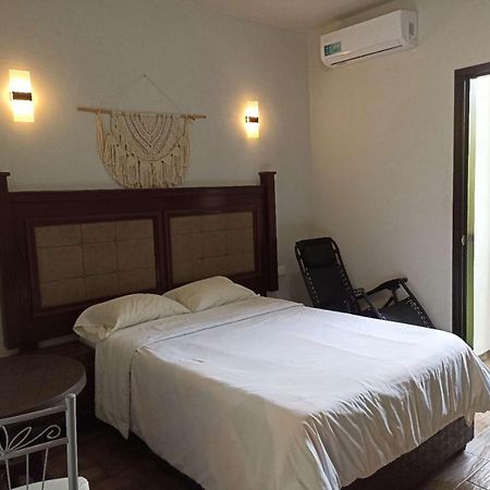 Hotel & Hostal 230 Valladolid  Buitenkant foto