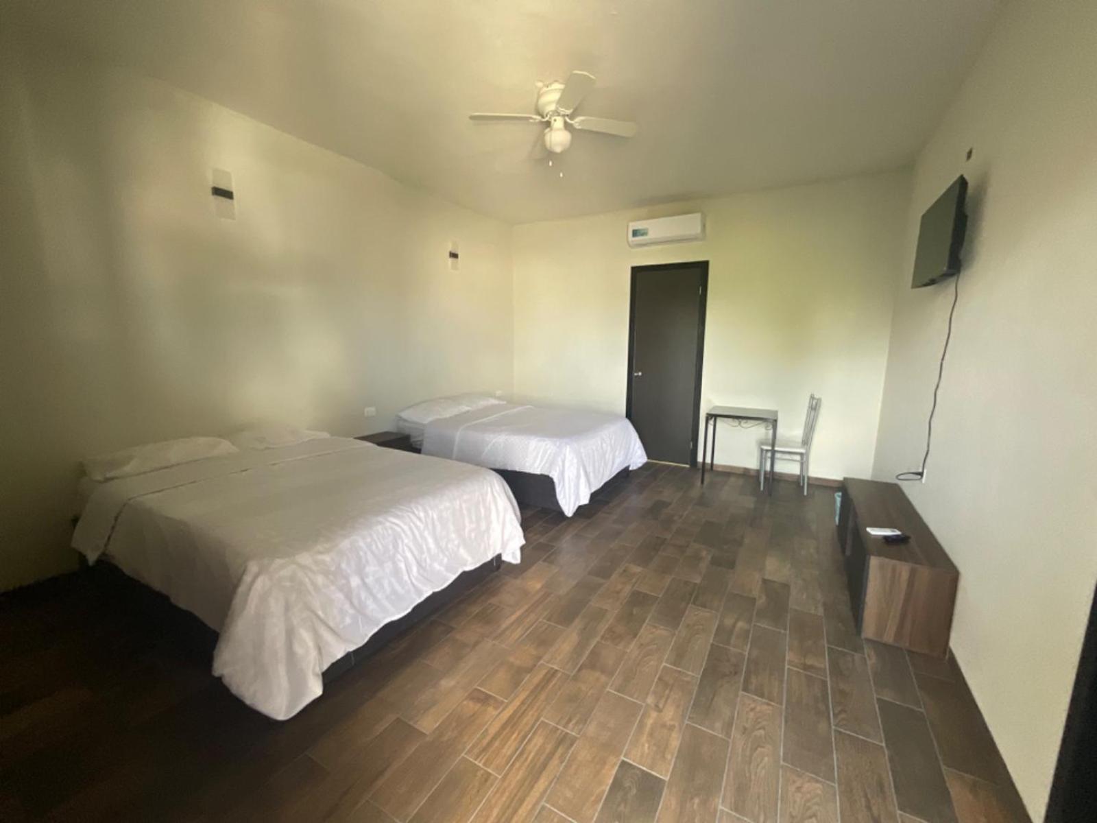 Hotel & Hostal 230 Valladolid  Buitenkant foto