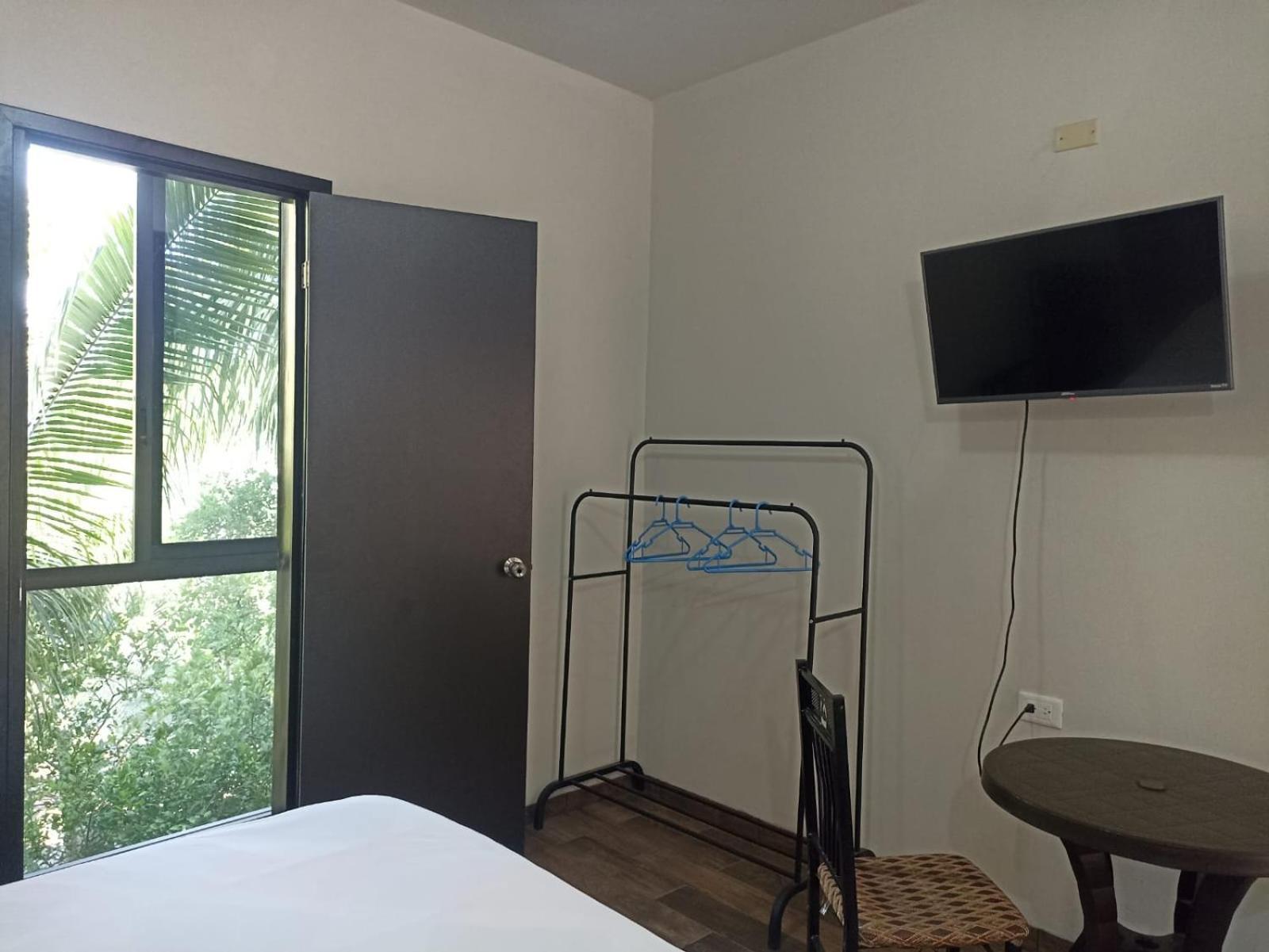 Hotel & Hostal 230 Valladolid  Buitenkant foto